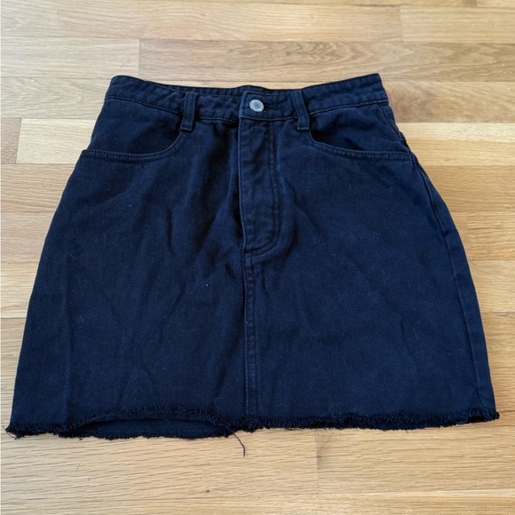 Brandy Melville Y2K Classic Black Denim Skirt - Picture 3 of 7